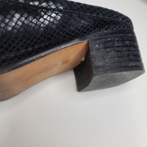 Stuart Weitzman Black Snakeskin Python Slip On Loafer 7 1/2 - Picture 14 of 16